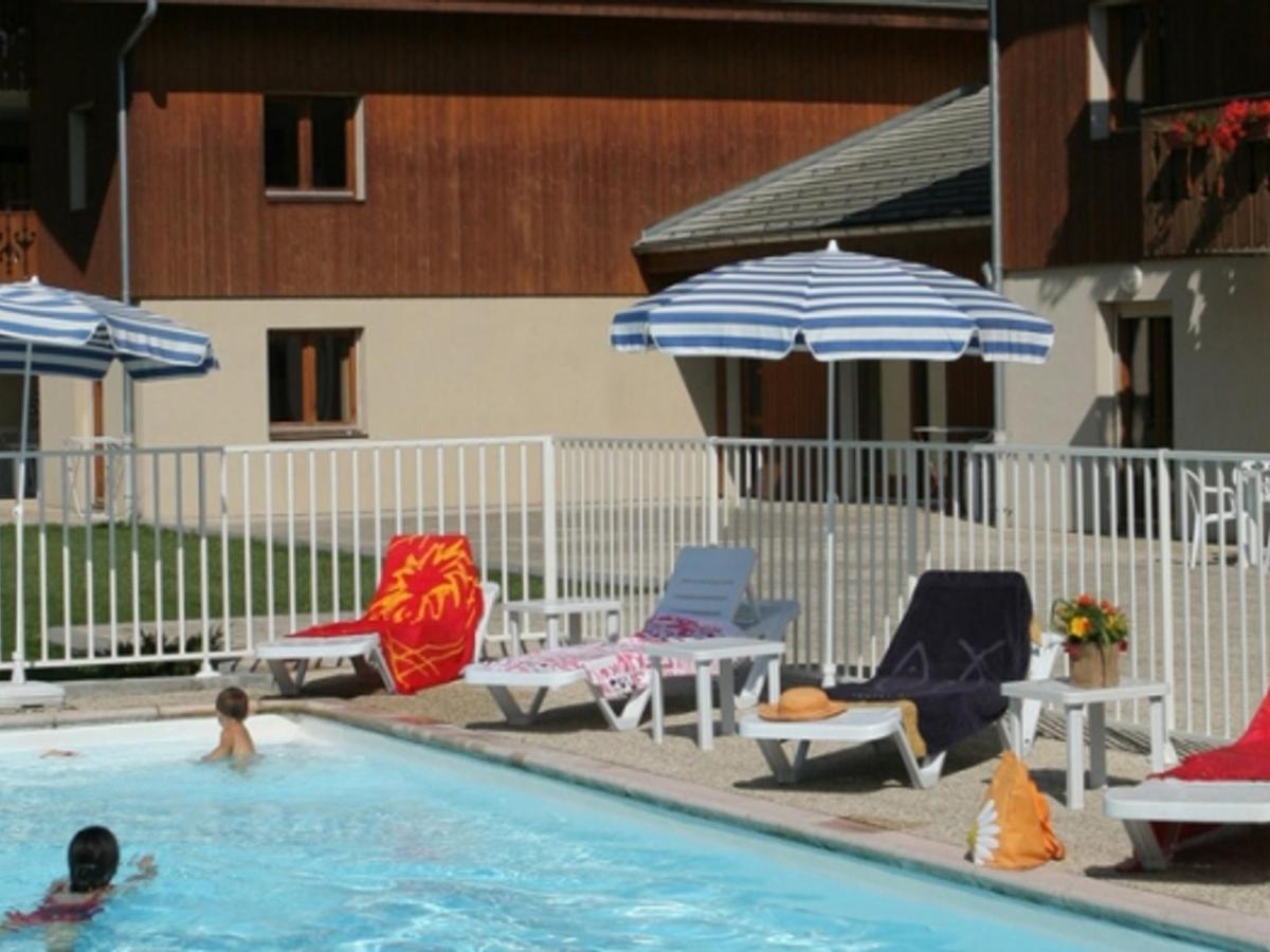Studio Mansarde Avec Balcon, Piscine Et Parking Souterrain A Samoens - Fr-1-629-92 Bagian luar foto