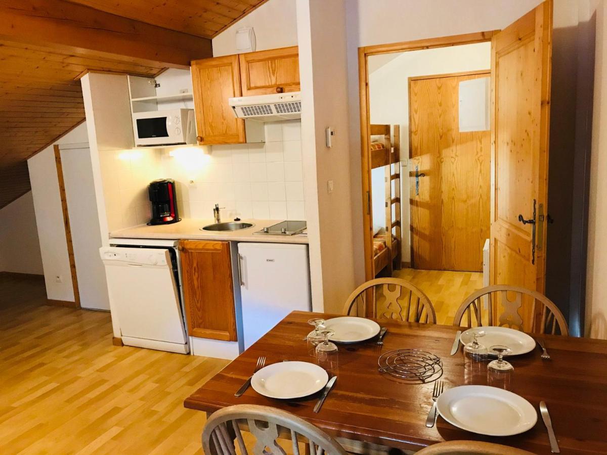 Studio Mansarde Avec Balcon, Piscine Et Parking Souterrain A Samoens - Fr-1-629-92 Bagian luar foto