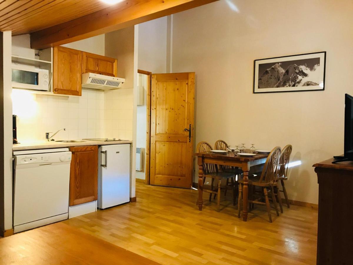 Studio Mansarde Avec Balcon, Piscine Et Parking Souterrain A Samoens - Fr-1-629-92 Bagian luar foto