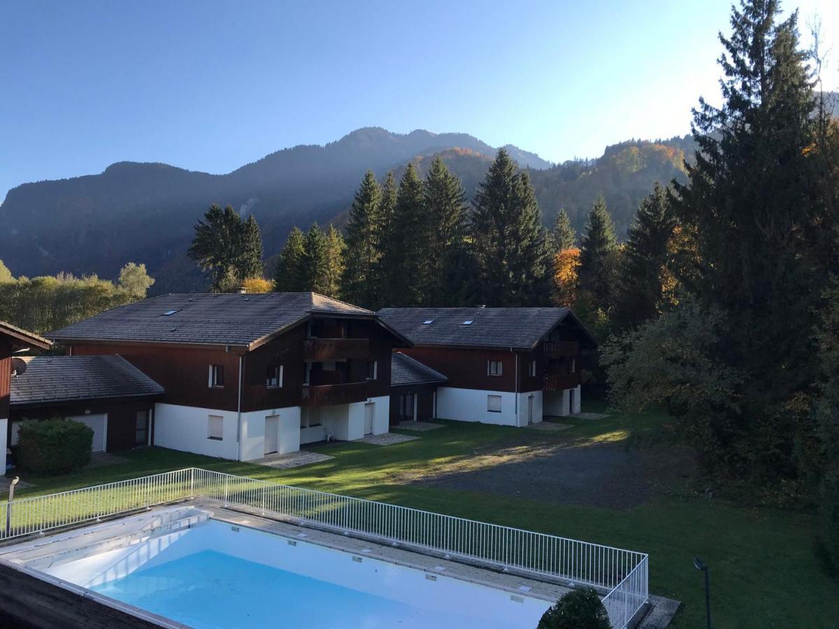 Studio Mansarde Avec Balcon, Piscine Et Parking Souterrain A Samoens - Fr-1-629-92 Bagian luar foto