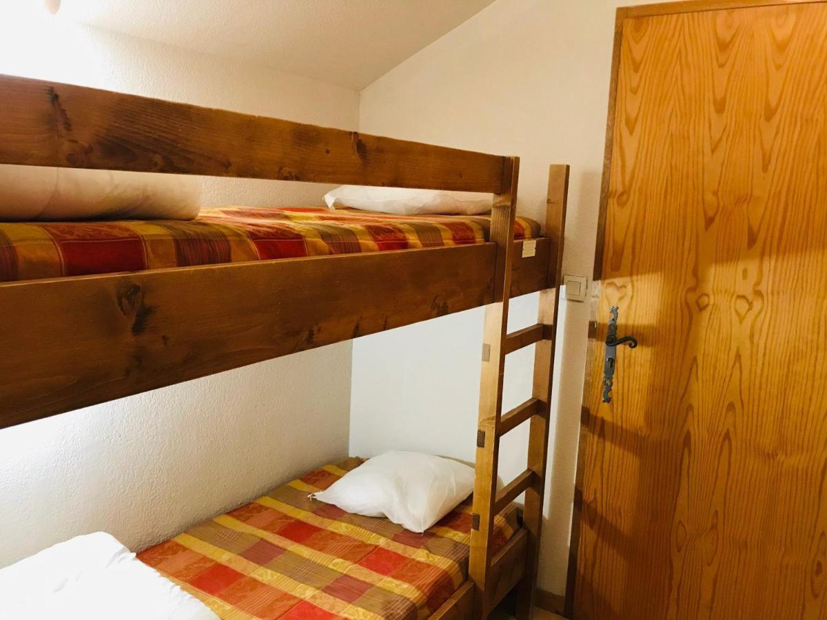 Studio Mansarde Avec Balcon, Piscine Et Parking Souterrain A Samoens - Fr-1-629-92 Bagian luar foto
